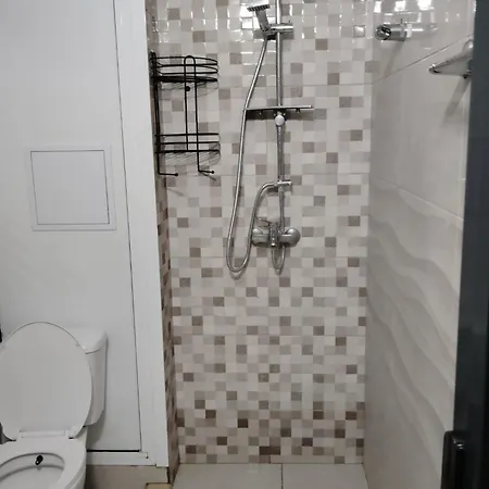 With Free Parking - Center Apartmán