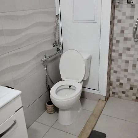 With Free Parking - Center